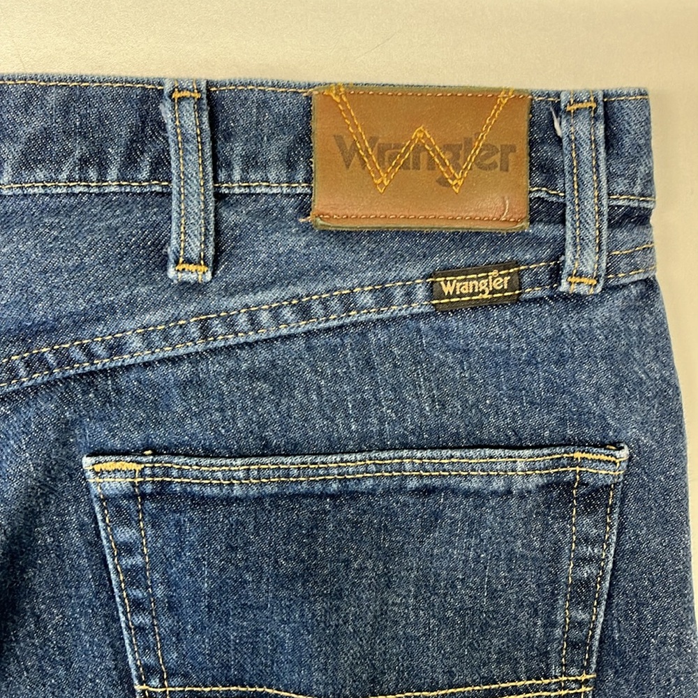 **2/$18** Wrangler jeans - 38x32 - Picture 8 of 9